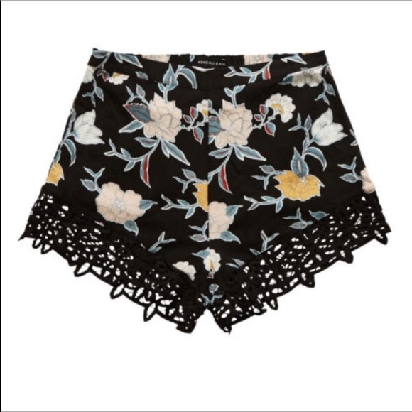 Kendall & Kylie Pants - Kendall & Kylie Floral Lace Hem Shorts New Small